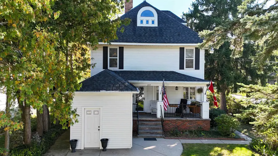 215 E Lincoln ST, Mount Pleasant, MI 48858 - #3