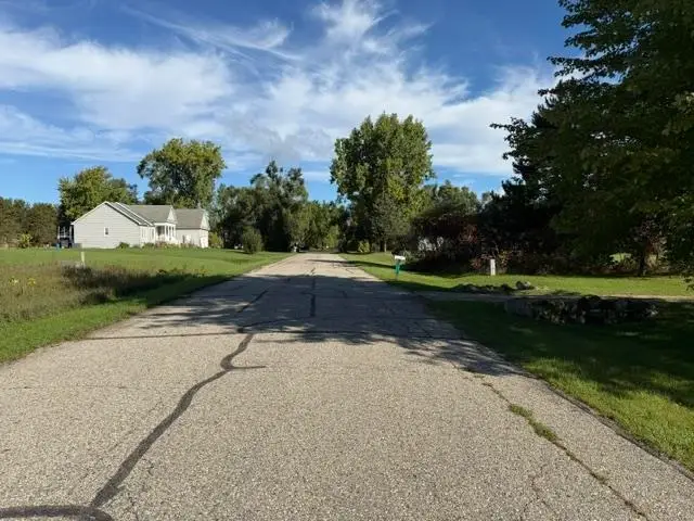 1004 Sandtrap, Weidman, MI 48893 - #3