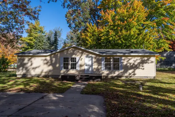 6916 Danes DR, HoughtonLake, MI 48629