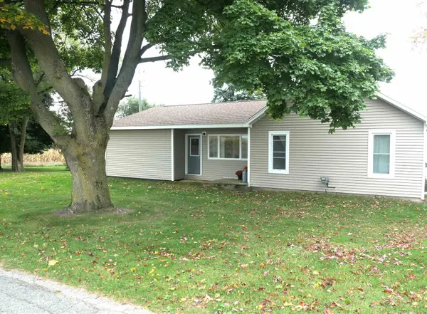 4900 E Kendaville, Edmore, MI 48829