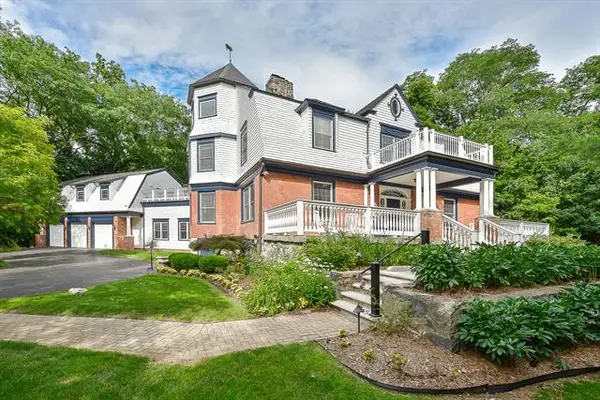 805 Oxford Road, AnnArbor, MI 48104