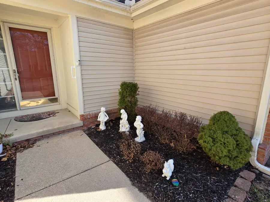 37186 Amhurst Drive Unit: 5, Westland, MI 48185 - Image #2