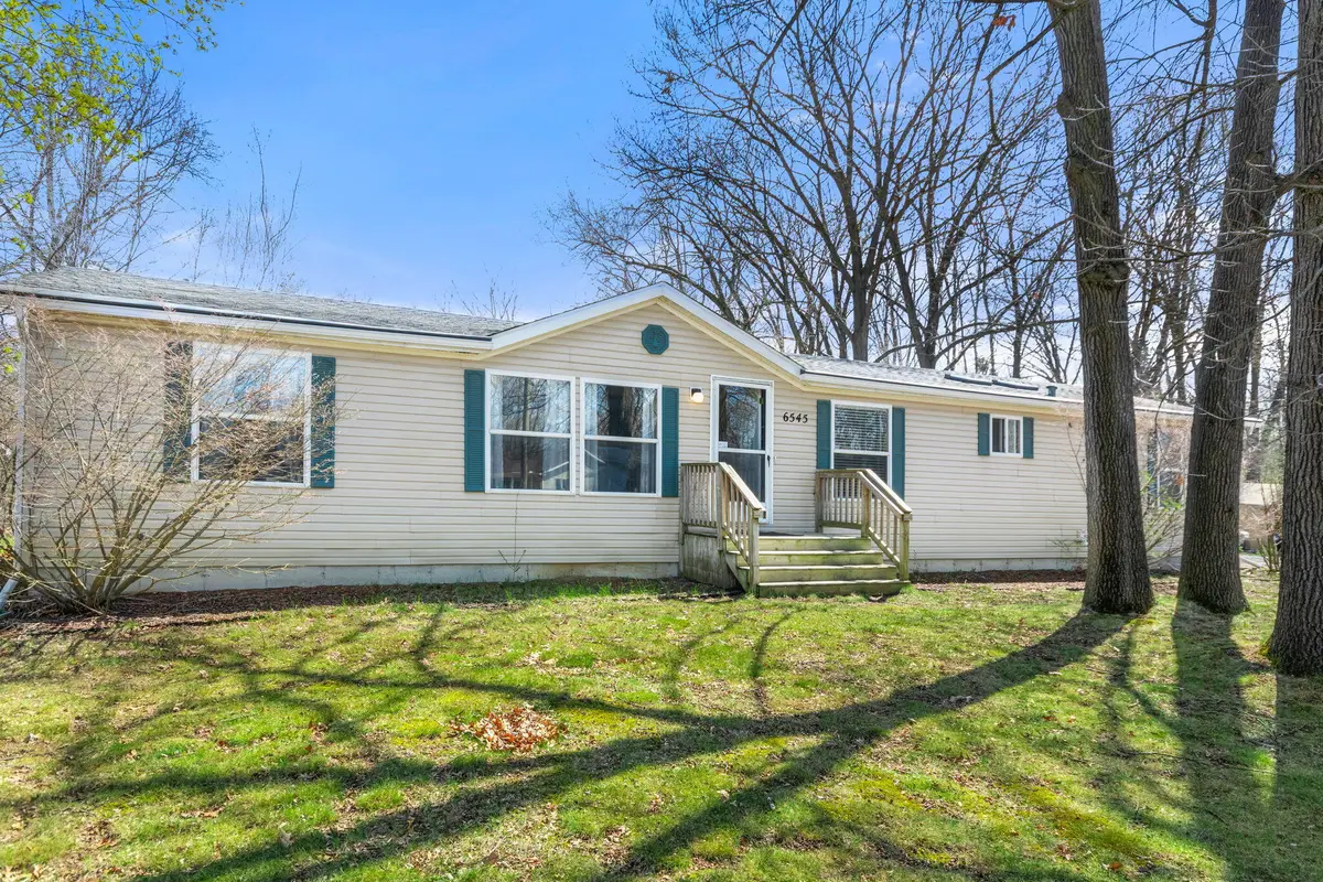 6545 Hiller Avenue, Hamburg, MI 48189 - Image #1