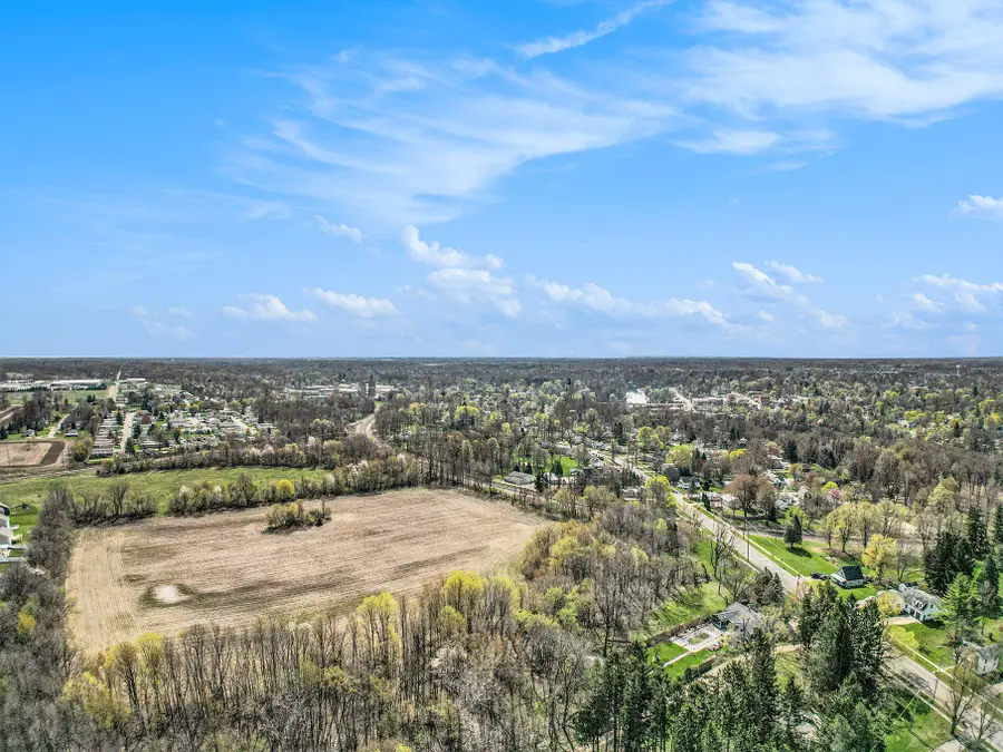 702 W Main Street, Grand Ledge, MI 48837 - #2