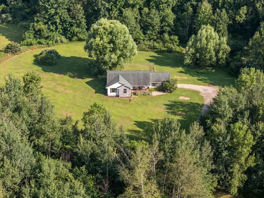 11265 W Coon Lake Road, Webberville, MI 48892 - Image #2