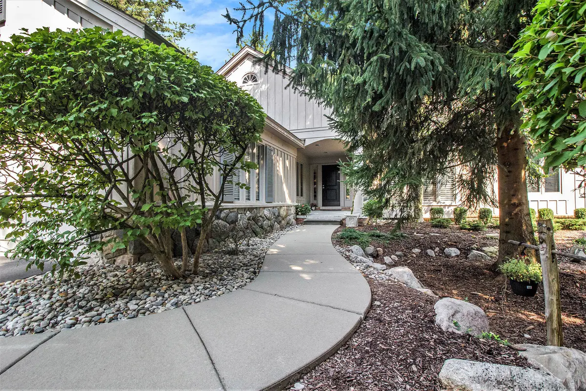 4826 Cliffside Drive Unit: 18, West Bloomfield, MI 48323 - Image #1