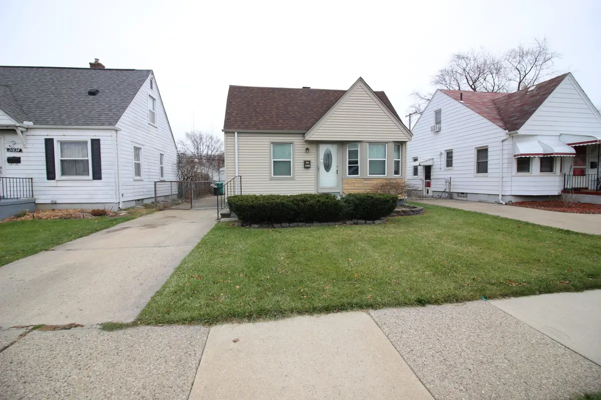 21826 Cushing Ave Avenue, Eastpointe, MI 48021 - #1