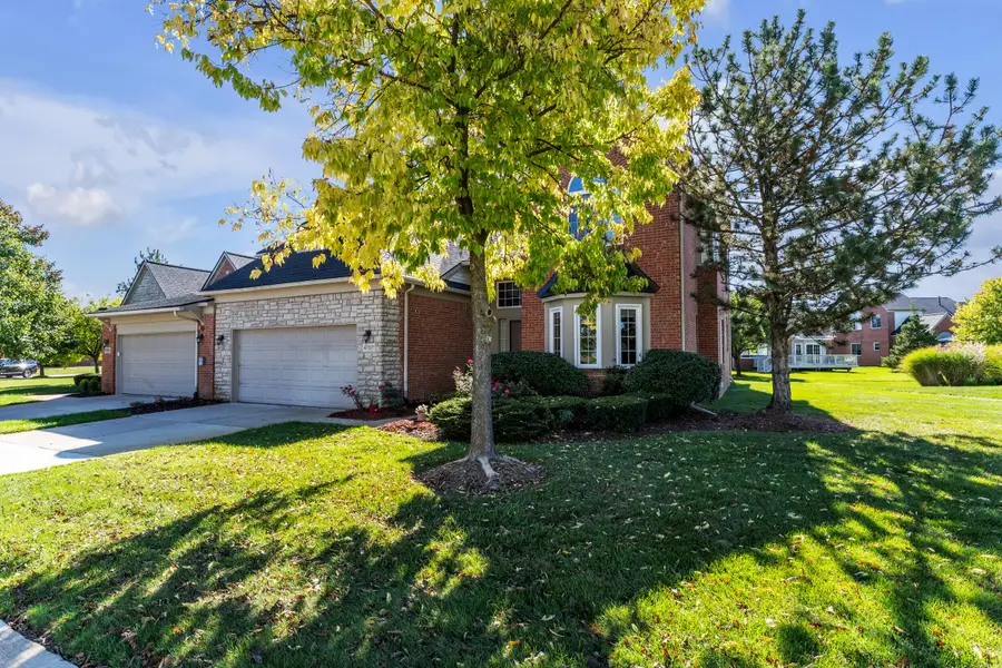 47671 Vistas Circle Drive N, Canton, MI 48188 - Image #2