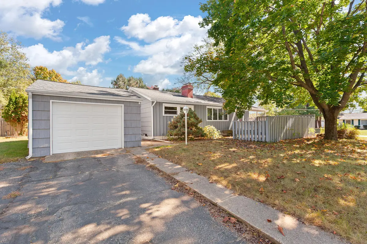 5494 Sherwood Drive, Jackson, MI 49201 - Image #1