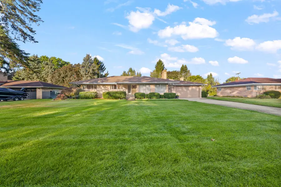 53223 Sophia Drive, Shelby Charter Township, MI 48316 - Image #2