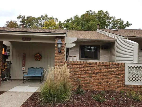 25664 Lexington Unit: 2, SouthLyon, MI 48178