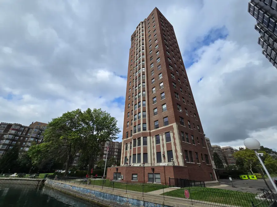 8162 E East Jefferson Ave 16B Avenue, Detroit, MI 48214 - Image #3