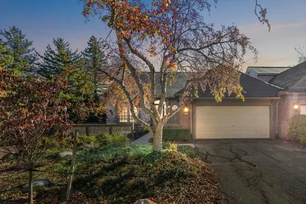 1941 Boulder Drive, AnnArbor, MI 48104