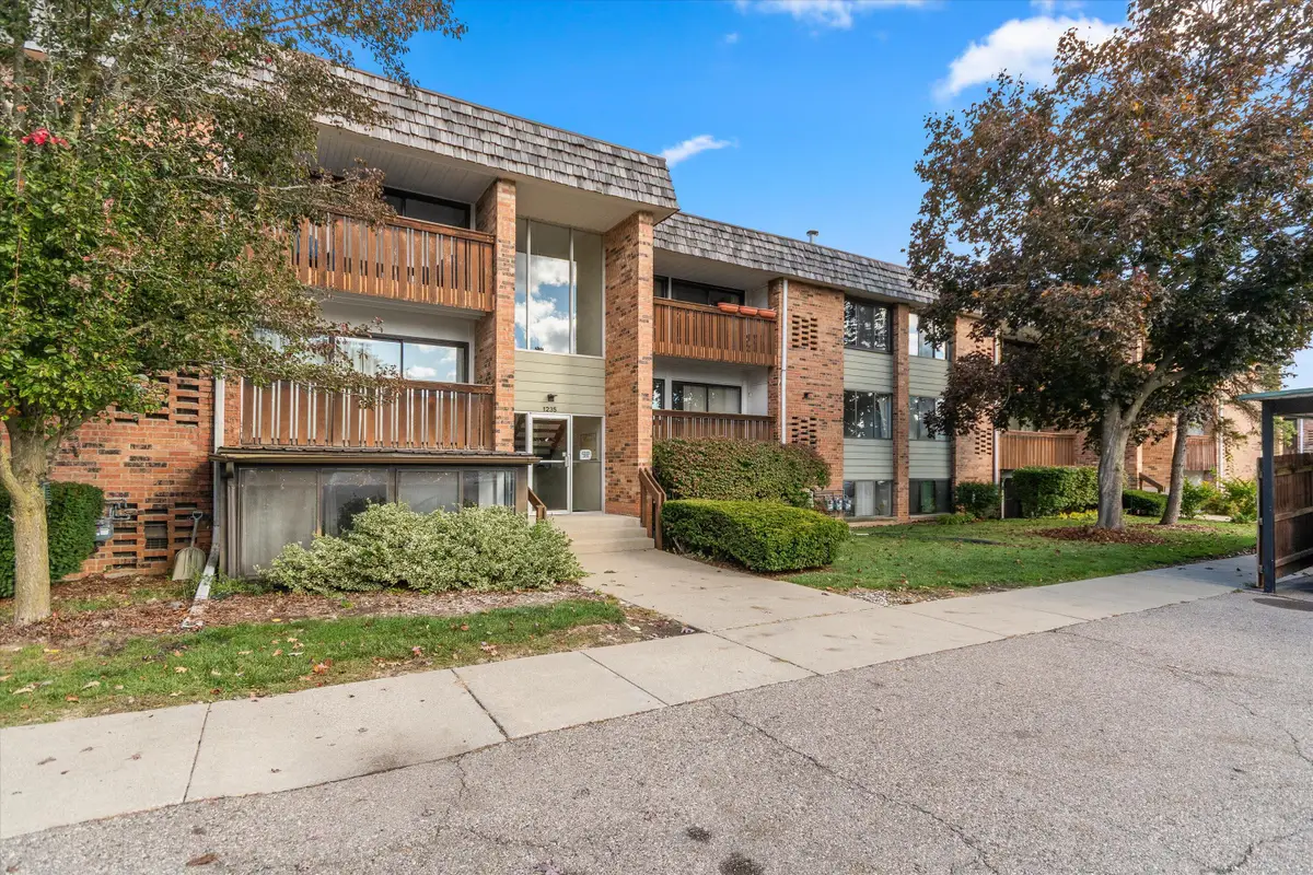 1235 S Maple Road Unit: 302, Ann Arbor, MI 48103 - #1