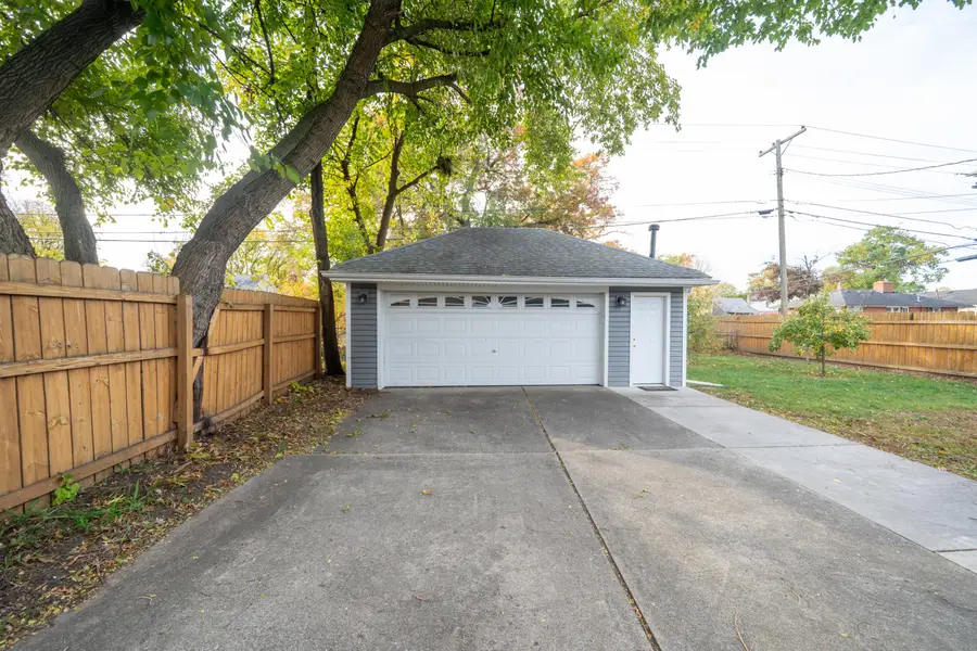 1106 E Granet Avenue, Hazel Park, MI 48030 - Image #2
