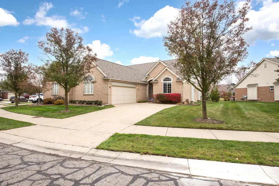 49433 N Glacier, Northville, MI 48168 - Image #2