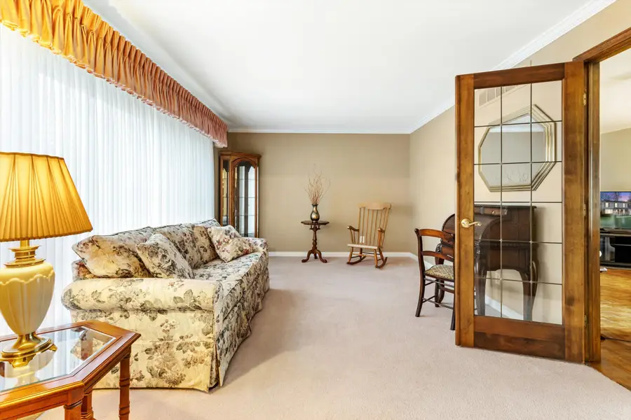 8670 Tamarack Drive, Shelby Charter Township, MI 48317 - Image #3