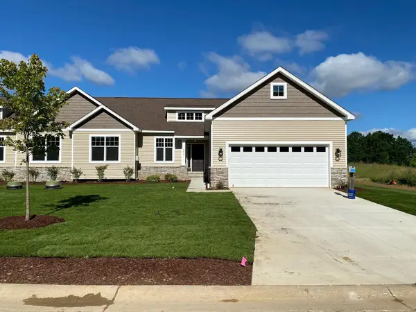 5660 Trail Side Lane Unit: 4, WhitmoreLake, MI 48189