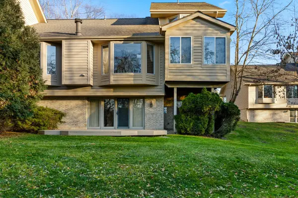 8040 Pepperwood Drive, GrandBlanc, MI 48439