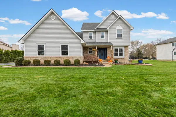 20922 Parkwoods Drive, SouthLyon, MI 48178