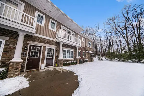 5610 Arbor Chase Drive, AnnArbor, MI 48103