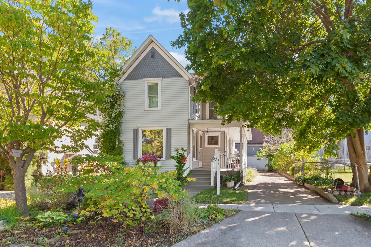 612 N Clinton Street, Adrian, MI 49221 - #1