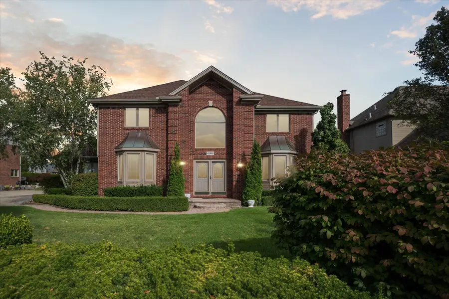 40448 Emerald W, Clinton Charter Township, MI 48038 - Image #2