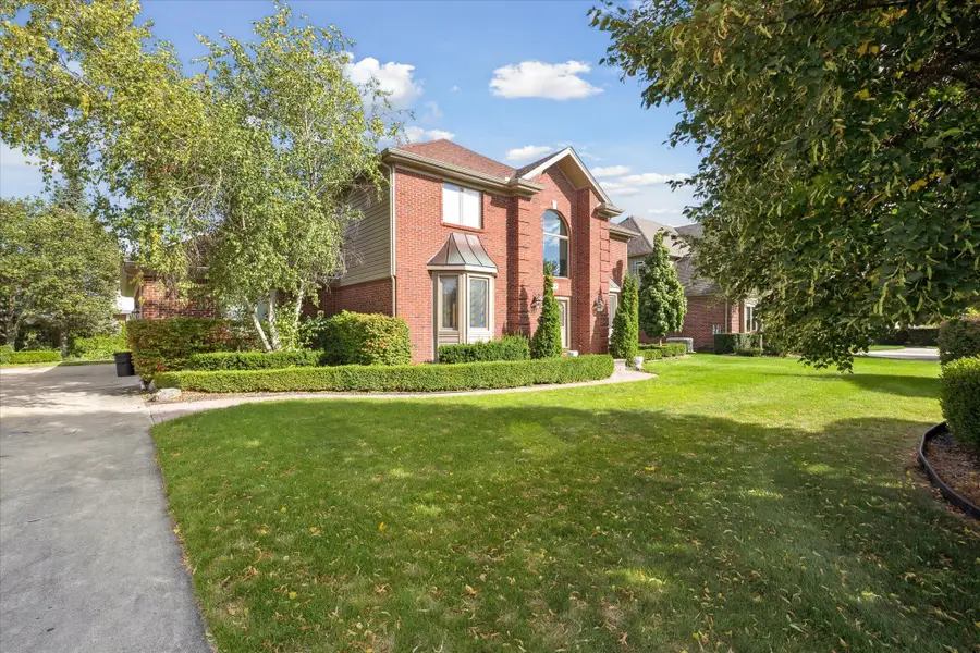 40448 Emerald W, Clinton Charter Township, MI 48038 - Image #3