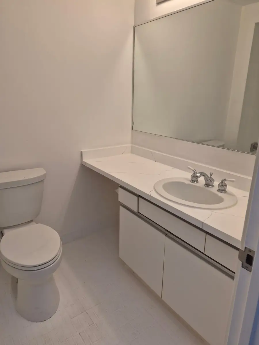 5000 S CIVIC Center Drive W Unit: Ste #1302 Modifier: CONDO, Southfield, MI 48075 - Image #2