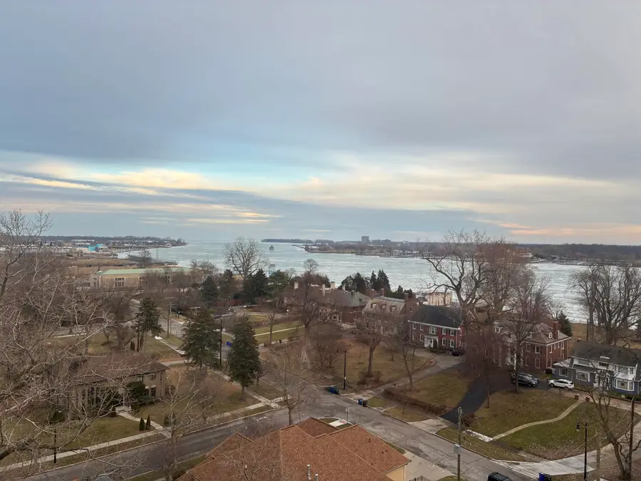 8900 E Jefferson Avenue Unit: 1021, Detroit, MI 48214 - Image #2