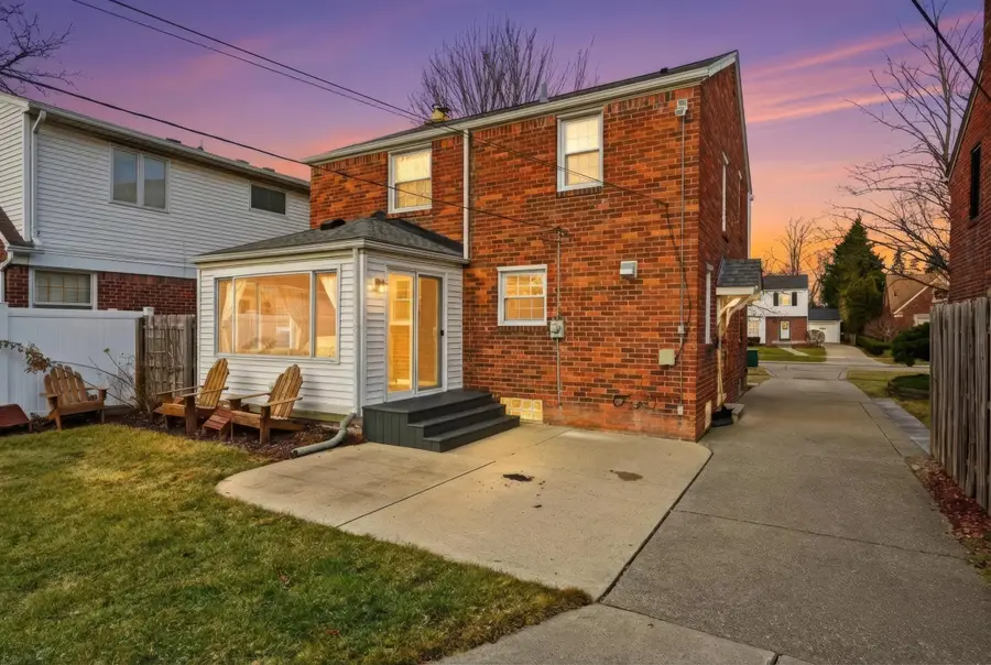 1817 Manchester Boulevard, Grosse Pointe Woods, MI 48236 - Image #3