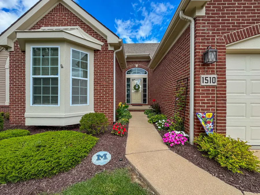 1510 Andover Circle, Commerce, MI 48390 - Image #2