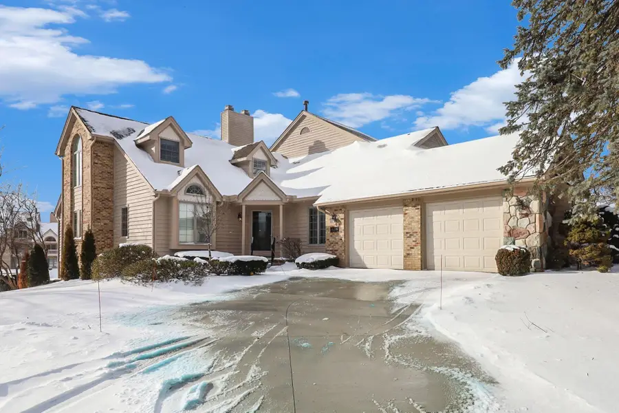 18269 Blue Heron Drive E Unit: 16, Northville, MI 48168 - Image #2