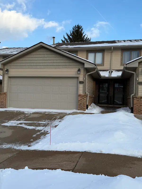 911 Moore Drive Unit: 33, Chelsea, MI 48118