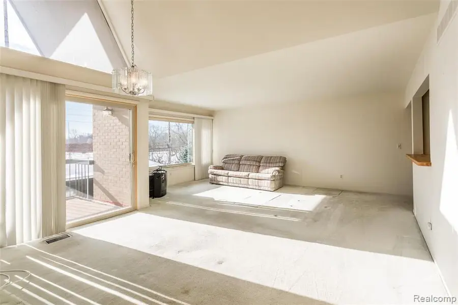 1997 Klingensmith Road Unit: 55, Bloomfield, MI 48302 - Image #3