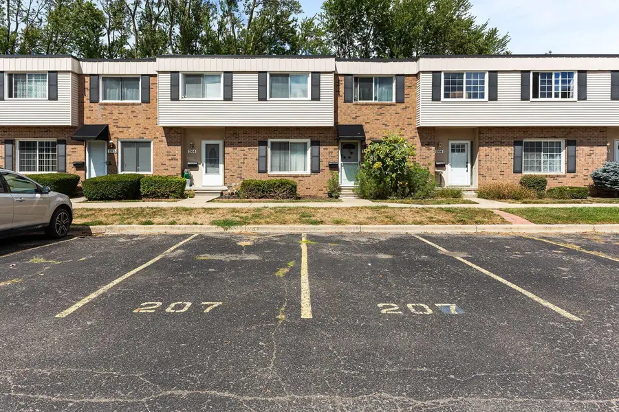 207 Astor Boulevard Unit: 18, Belleville, MI 48111 - Image #3