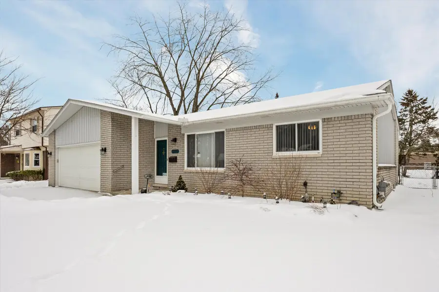 37177 Bristol Street, Livonia, MI 48154 - #2