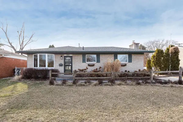 19017 Purlingbrook Street, Livonia, MI 48152