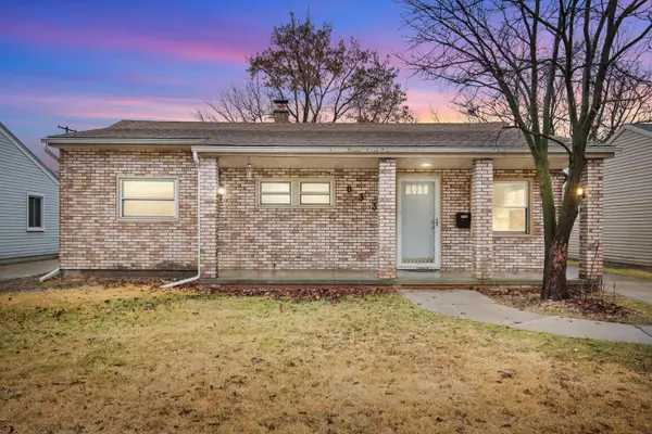 6331 Helen Street, GardenCity, MI 48135