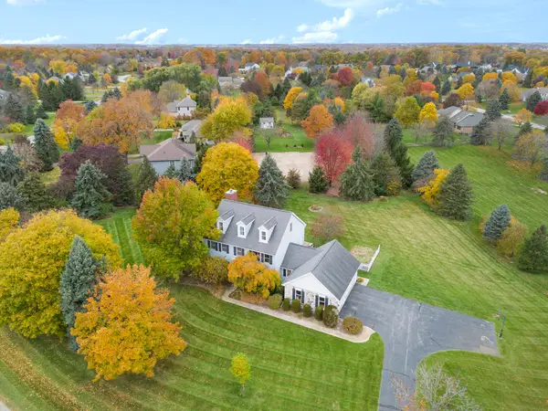 9180 Yorkshire Drive, Saline, MI 48176