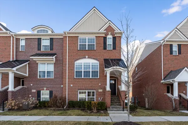 47675 Alden Terrace N, Northville, MI 48168