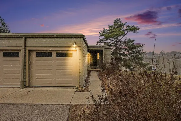 723 Skynob Drive, AnnArbor, MI 48105