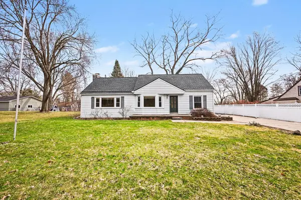 3418 N Dixboro Road, AnnArbor, MI 48105