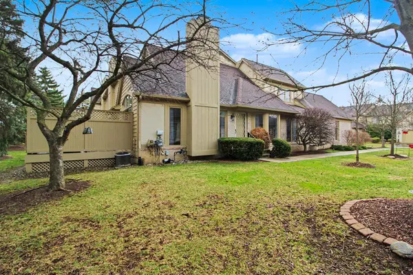 2731 Winter Garden Court, AnnArbor, MI 48105