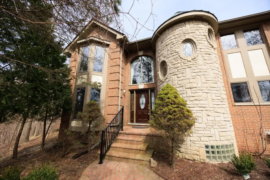 1260 Silverbell Road, Rochester, MI 48306 - #2