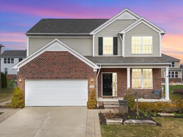 57662 Village Drive, NewHudson, MI 48165