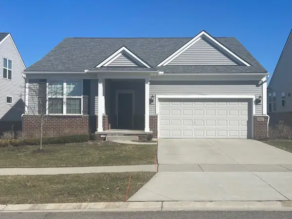 1352 Nuthatch Lane, LakeOrion, MI 48360