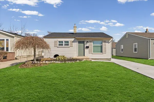 647 E Brockton Avenue, MadisonHeights, MI 48071