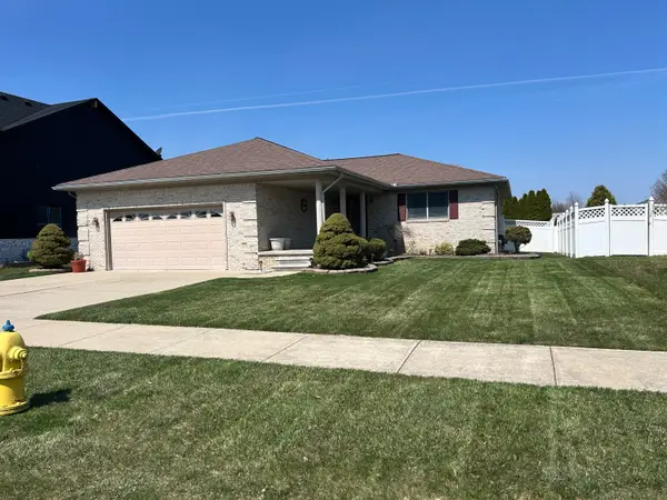 15972 Petros Drive, Rockwood, MI 48173