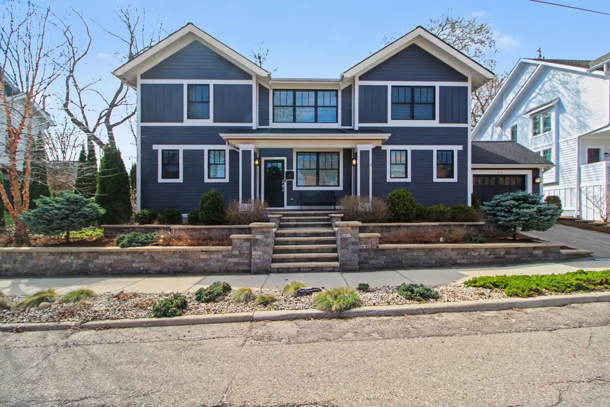 211 W Davis Avenue, Ann Arbor, MI 48103 - #1